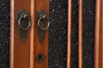 アンティーク家具　アンティーク　大正ロマン　希少な青色ダイヤガラス本箱(ブックケース)