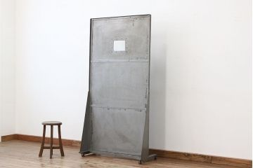 希少!古い病院の重厚な衝立(パーテーション)