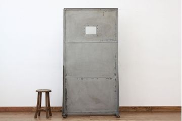 希少!古い病院の重厚な衝立(パーテーション)