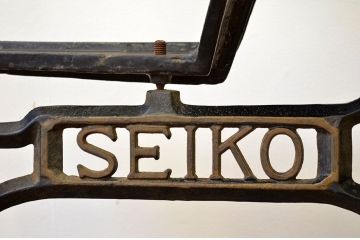 アンティーク雑貨　アンティーク SEIKO(セイコー)工業用足踏みミシン(シンガーミシン、)