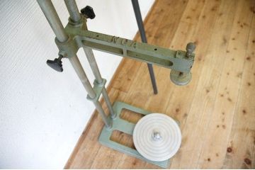 アンティーク雑貨　★珍品希少!縫製工場の布巻き機
