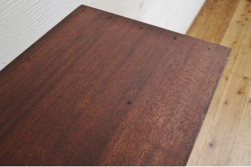 アンティーク家具　古い木の脚付き下駄箱
