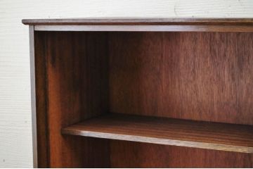 アンティーク家具　古い木の脚付き下駄箱