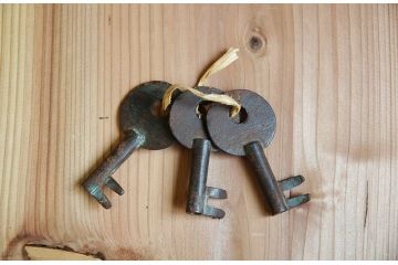アンティーク家具　とても希少な五丁引き佐渡衣装箪笥
