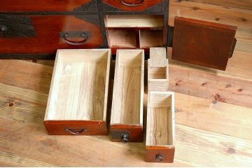 アンティーク家具　鳳凰の金具!上品な佐渡小木箪笥