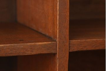 アンティーク家具　アンティーク　古い学校の鉄脚飾り棚(1)(陳列棚・本棚)