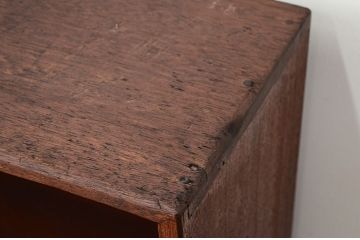 アンティーク家具　アンティーク　古い学校の鉄脚飾り棚(3)(陳列棚・本棚)