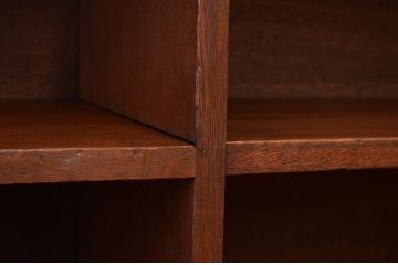 アンティーク家具　アンティーク古い学校の脚付き飾り棚(1)(陳列棚・本棚)