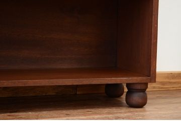 アンティーク家具　アンティーク古い学校の脚付き飾り棚(1)(陳列棚・本棚)
