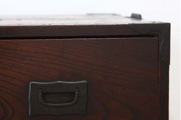 アンティーク家具　☆古民具・骨董 前面欅!古い欅材のシックな二段重ね時代箪笥