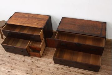アンティーク家具　☆古民具・骨董 前面欅!古い欅材のシックな二段重ね時代箪笥