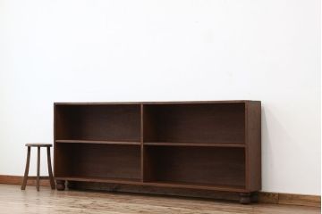 アンティーク家具　アンティーク 古い学校の脚付き飾り棚(2)(陳列棚・本棚)