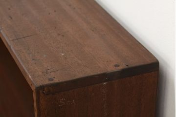 アンティーク家具　アンティーク 古い学校の脚付き飾り棚(3)(陳列棚・本棚)