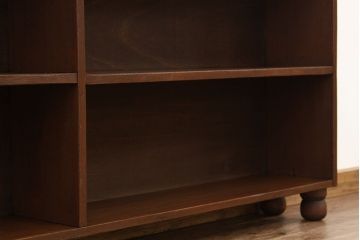 アンティーク家具　アンティーク 古い学校の脚付き飾り棚(3)(陳列棚・本棚)