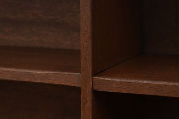 アンティーク家具　アンティーク 古い学校の脚付き飾り棚(3)(陳列棚・本棚)