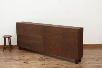 アンティーク家具　アンティーク 古い学校の脚付き飾り棚(3)(陳列棚・本棚)