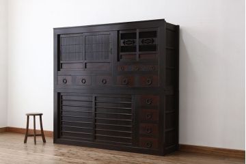 アンティーク家具　古民具・骨董　使い込まれた京都産のぼり引き出し付き一間水屋箪笥(茶箪笥・食器棚)