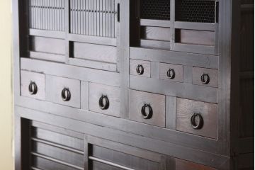 アンティーク家具　古民具・骨董　使い込まれた京都産のぼり引き出し付き一間水屋箪笥(茶箪笥・食器棚)