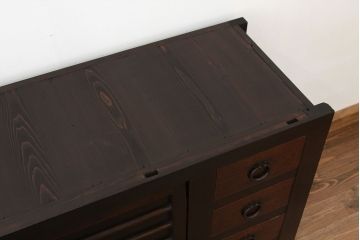 アンティーク家具　古民具・骨董　使い込まれた京都産のぼり引き出し付き一間水屋箪笥(茶箪笥・食器棚)