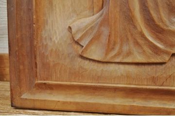 アンティーク雑貨　古い　修道女(シスター)の壁掛け彫刻