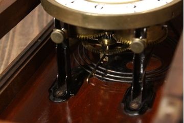 アンティーク雑貨　〇古民具・骨董　明治期!精工舎筋硝子掛時計(スリゲル)