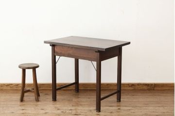 アンティーク家具　アンティーク　古い木のシンプルな平机(テーブル)