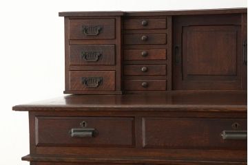 アンティーク家具　アンティーク　高級品!古いナラ材の上質な両袖机