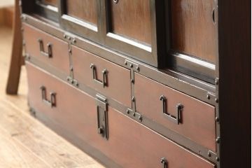 アンティーク家具　古民具・骨董　木目の素晴らしいローボード(ローチェスト・時代箪笥・刀箪笥)