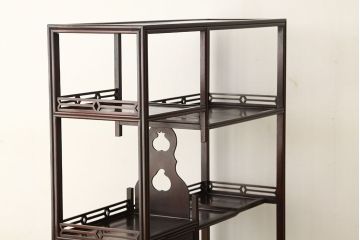 アンティーク家具　アンティーク　素敵な雰囲気!上品な唐木飾り棚(茶棚)