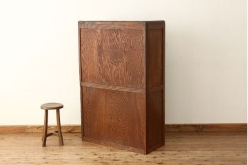 アンティーク家具　アンティーク　素敵なデザイン!古い木のシンプルなモールガラス本箱(収納棚)