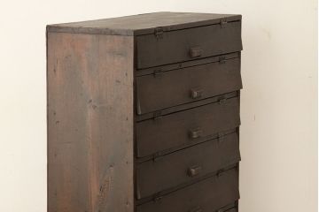 アンティーク家具　アンティーク　古い木の重厚なパタパタ下駄箱