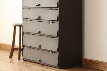 アンティーク家具　アンティーク　古い木の重厚なパタパタ下駄箱