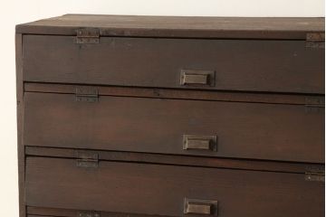 アンティーク家具　アンティーク　古い木の重厚なパタパタ下駄箱