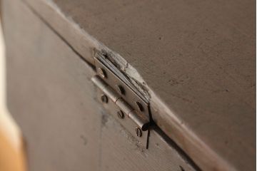 アンティーク家具　アンティーク　古い木の重厚なパタパタ下駄箱