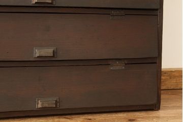 アンティーク家具　アンティーク　古い木の重厚なパタパタ下駄箱