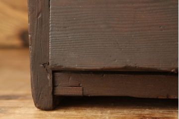 アンティーク家具　アンティーク　古い木の重厚なパタパタ下駄箱