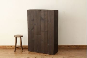 アンティーク家具　アンティーク　古い木の重厚なパタパタ下駄箱