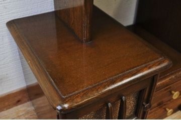 アンティーク家具　古いナラ材の変り型キャビネット(収納棚)
