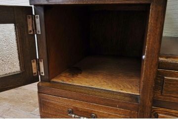 アンティーク家具　古いナラ材の変り型キャビネット(収納棚)