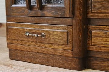 アンティーク家具　古いナラ材の変り型キャビネット(収納棚)