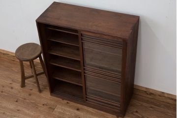 アンティーク家具　アンティーク　古い木のシンプルな下駄箱(収納棚)