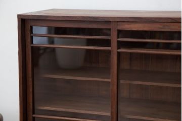 アンティーク家具　アンティーク　古い木のシンプルな下駄箱(収納棚)