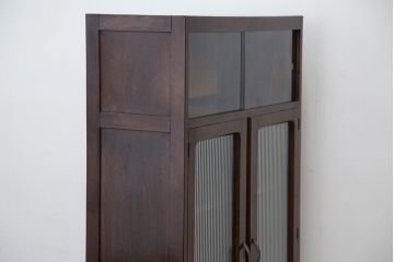 レトロ家具　アンティーク　レトロなデザインのモールガラス本箱(収納棚・飾り棚)