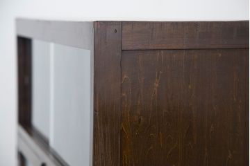 レトロ家具　アンティーク　レトロなデザインのモールガラス本箱(収納棚・飾り棚)