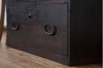 アンティーク家具　古民具・骨董　使い込まれた時代箪笥ローボード(ローチェスト)