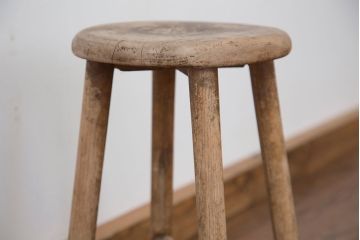 アンティーク家具　アンティーク　古い木のスツール(丸椅子)