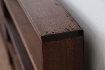アンティーク家具　アンティーク　古い学校の薄型飾り棚(7)(陳列棚)