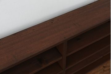 アンティーク家具　アンティーク　古い学校の薄型飾り棚(10)(陳列棚)