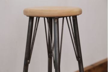 アンティーク家具　オリジナル　アイアンハイスツール 1脚(丸椅子)インダストリアル工業系(2)