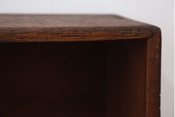 アンティーク家具　アンティーク 古い学校の脚付き飾り棚(4)(陳列棚・本棚)